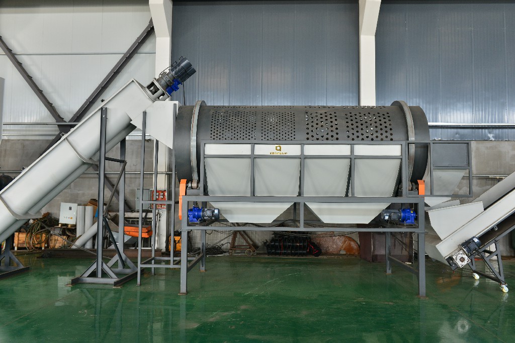 Trommel for plastic recycling